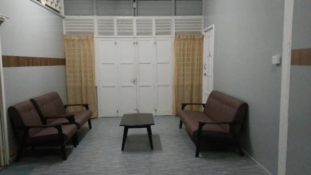Ila Homestay Kuala Besut Jetty Exterior foto